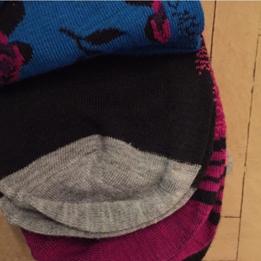 Betsey Johnson 5 Pair Crew Socks Floral NWT - Picture 5 of 6